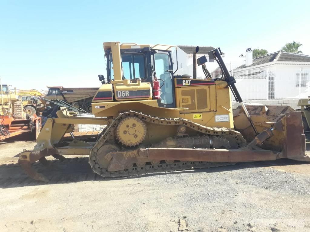 CAT D 6 R II Гусеничные бульдозеры