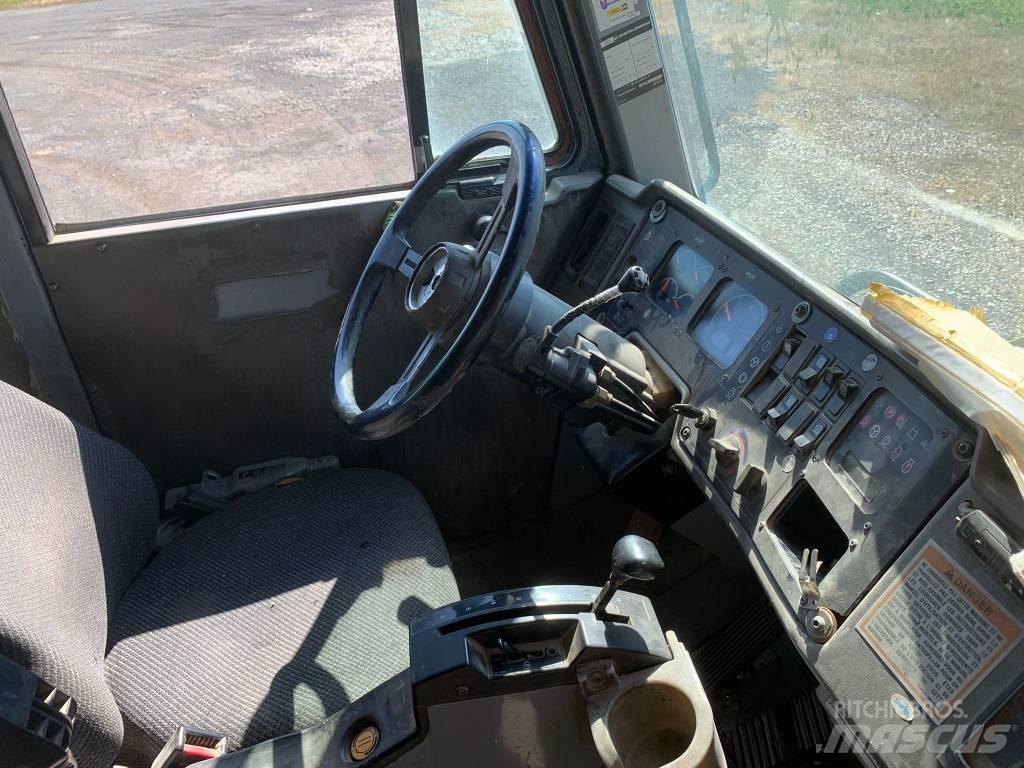 CAT 771 D Карьерные самосвалы