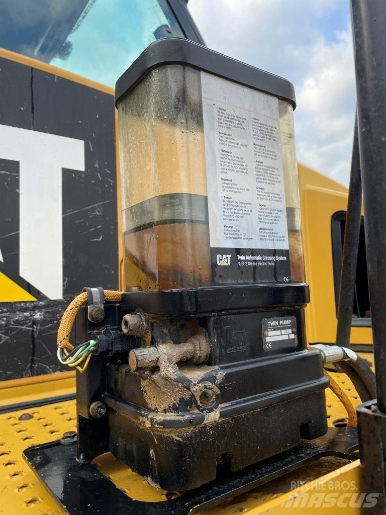 CAT 745 C Шарнирно-сочленённые самосвалы