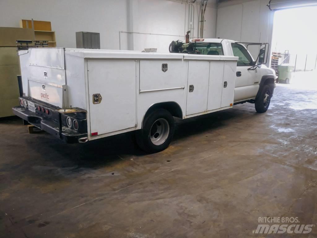 Chevrolet 3500 Бортовые фургоны