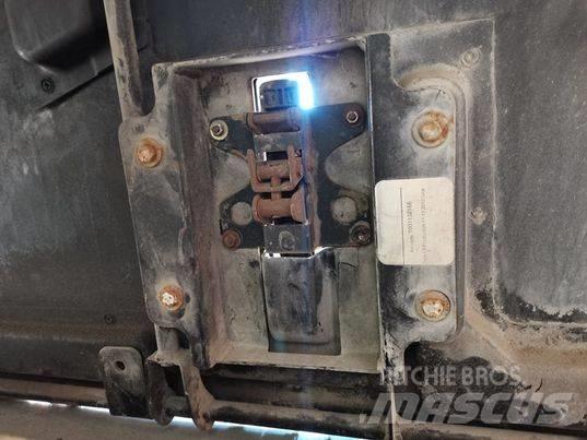 CAT TH 408 mask Кабины и интерьер