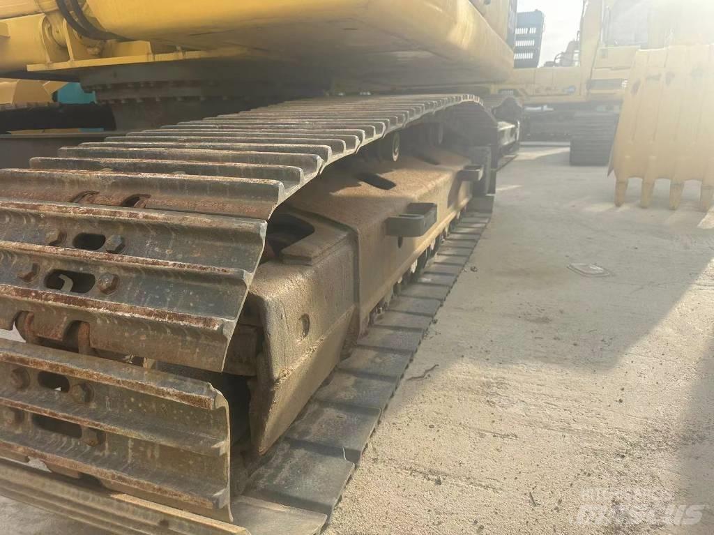 Komatsu PC 200 LC-7 Гусеничные экскаваторы