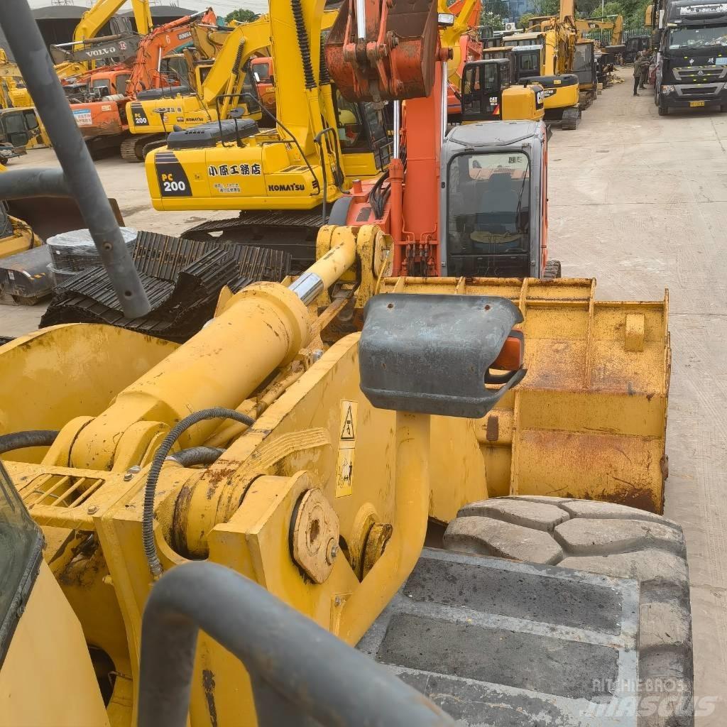 Komatsu WA 600-6 Фронтальные погрузчики