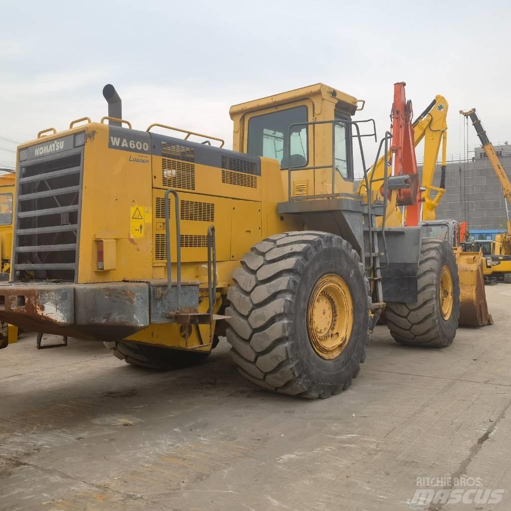 Komatsu WA 600-6 Фронтальные погрузчики