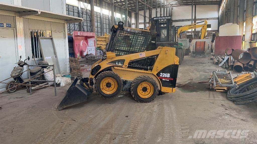 CAT 226 B Мини-погрузчики