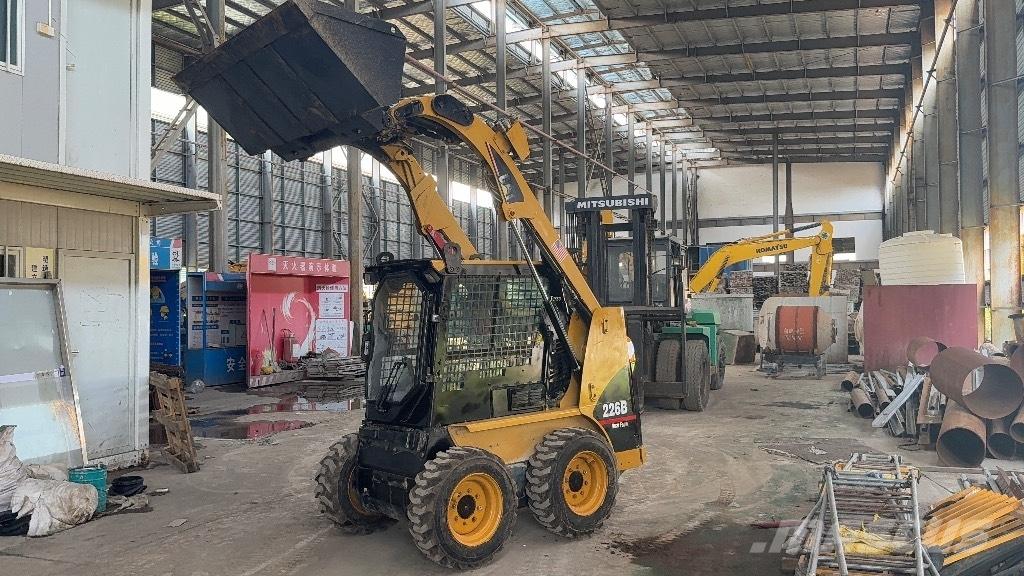 CAT 226 B Мини-погрузчики