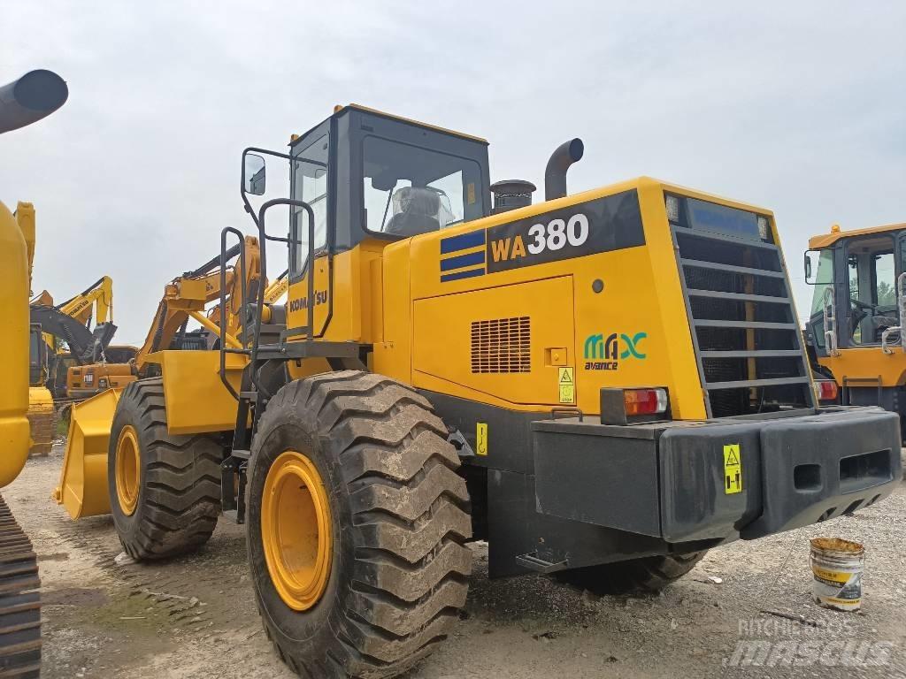 Komatsu WA 380 Фронтальные погрузчики