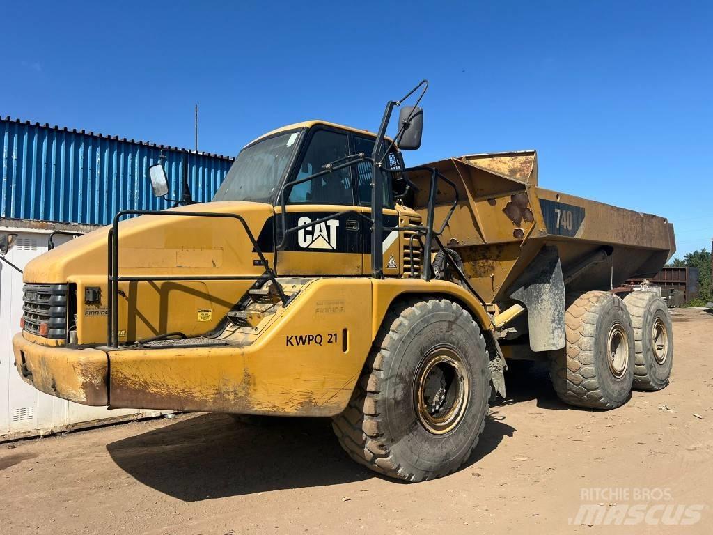 CAT 740 Шарнирно-сочленённые самосвалы