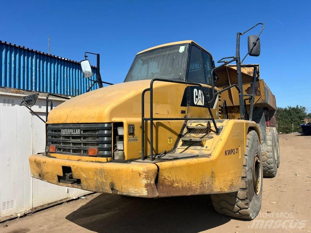 CAT 740 Шарнирно-сочленённые самосвалы