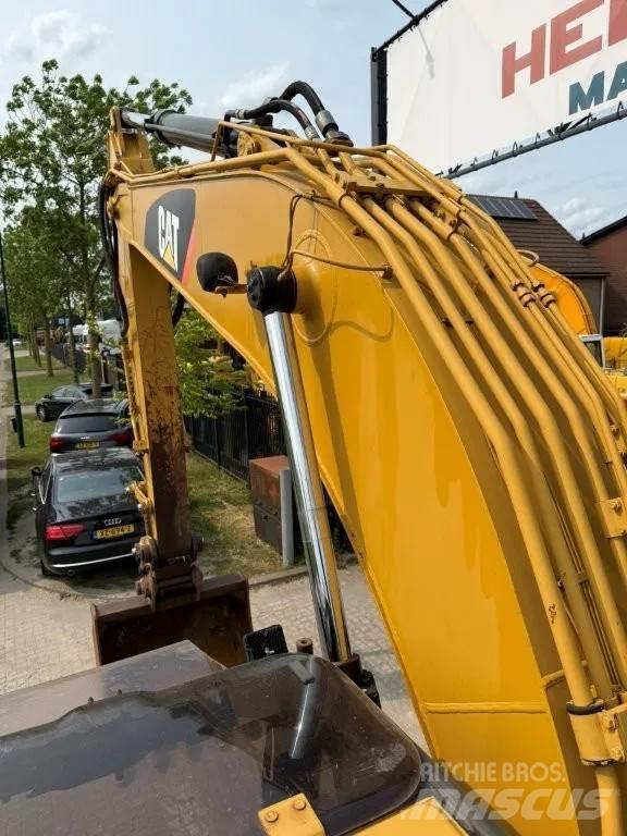 CAT 320DL Гусеничные экскаваторы