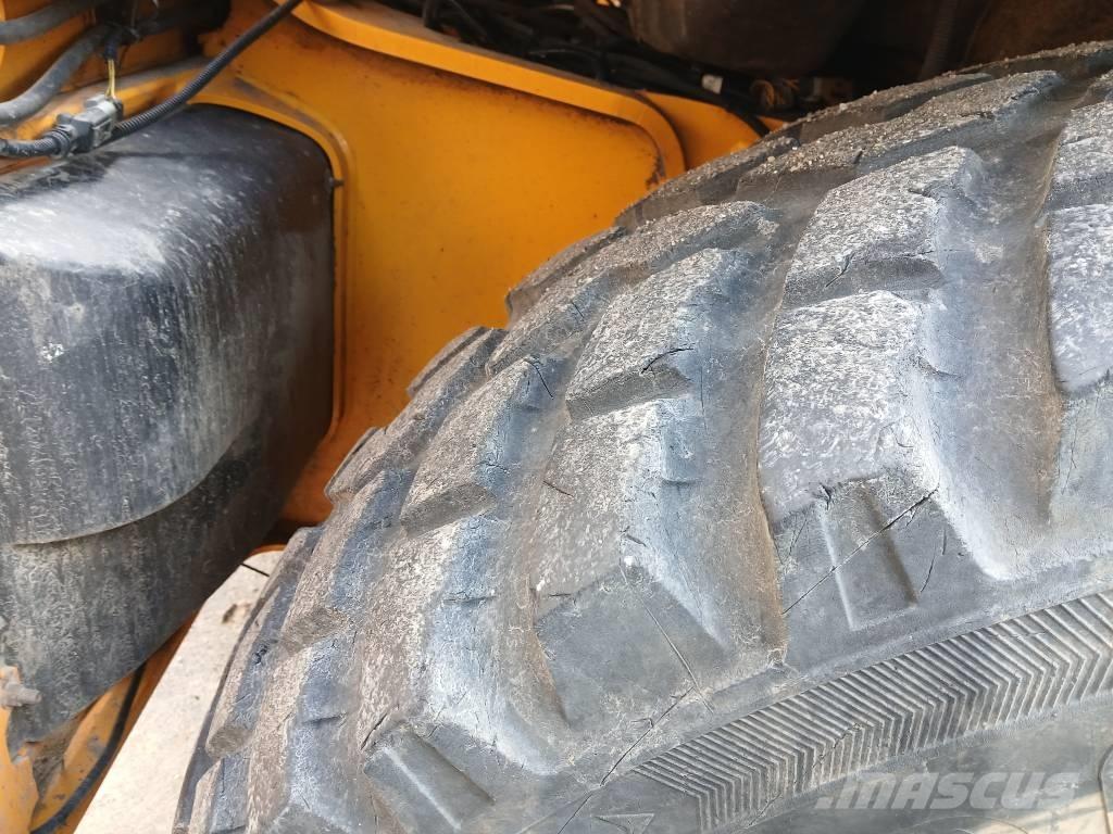 JCB 4cxProAEC Экскаваторы-погрузчики