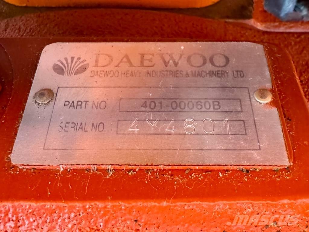 Doosan SOLAR 210W Колёсные экскаваторы