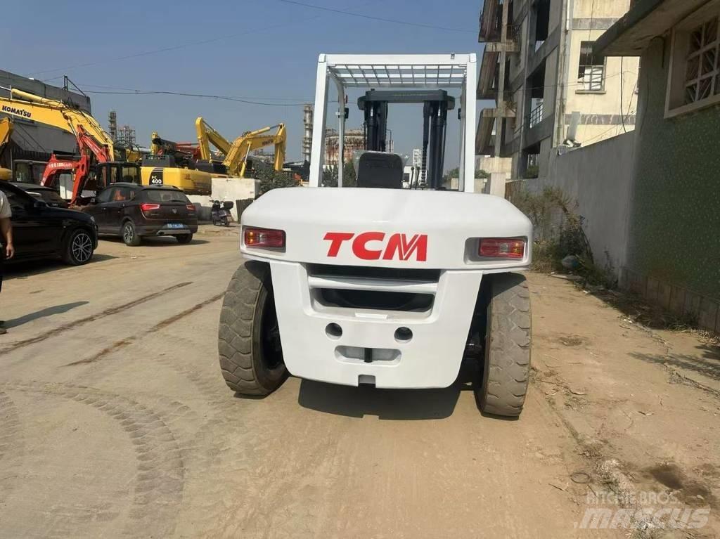 TCM FD 100 Z8 Телескопические погрузчики