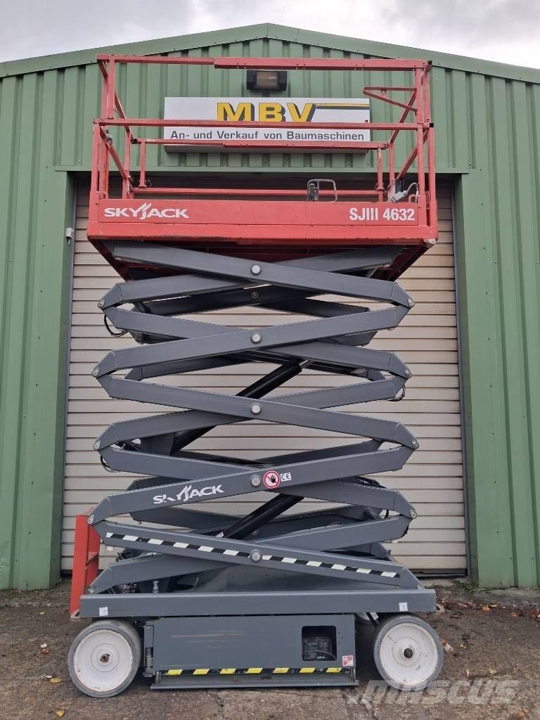SkyJack SJ III 4632 Ножничные подъемники