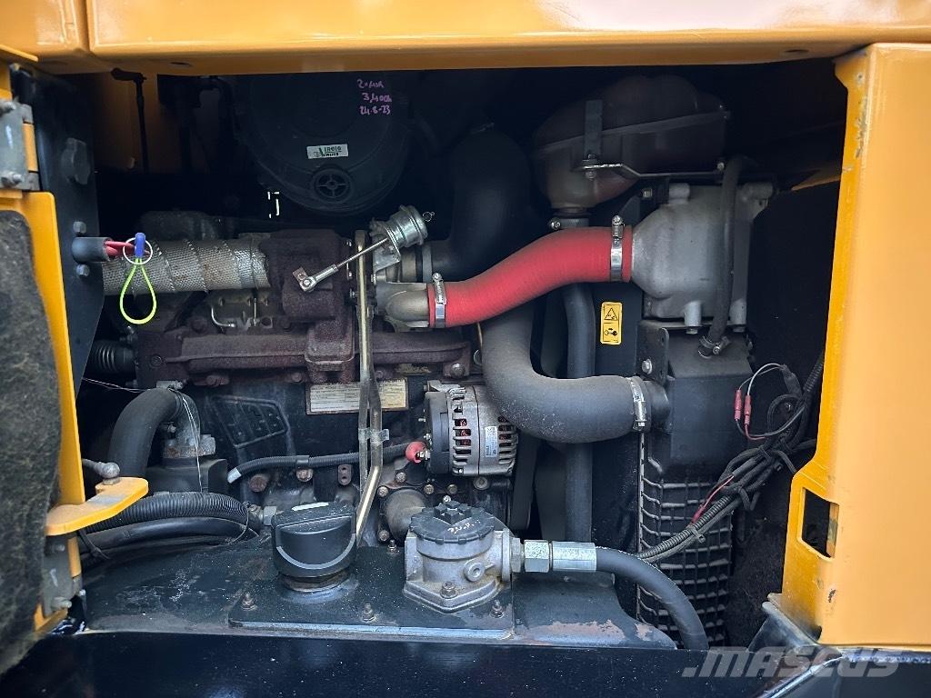 JCB 9TFT Мини-самосвалы