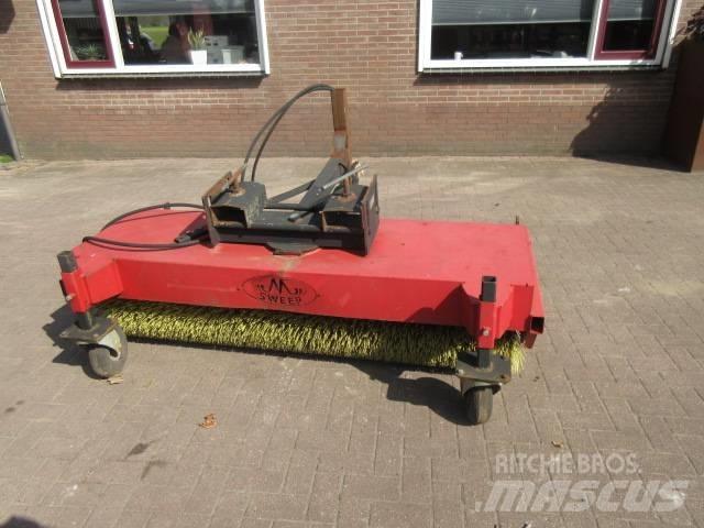 M SWEEP 200 Вакуумные уборочные машины
