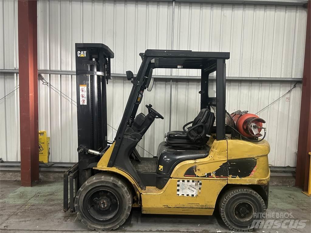 CAT GP35NT Газовые погрузчики