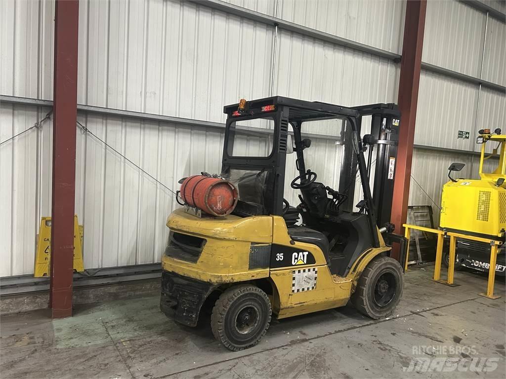 CAT GP35NT Газовые погрузчики