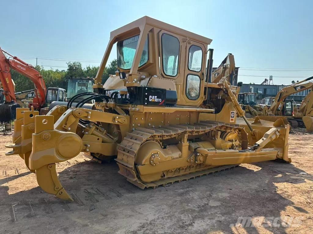 CAT D7G Гусеничные бульдозеры