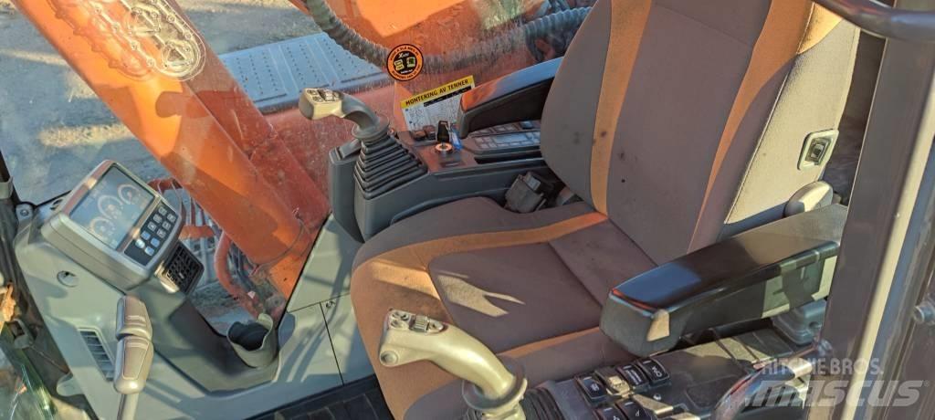 Doosan 225 LC Гусеничные экскаваторы