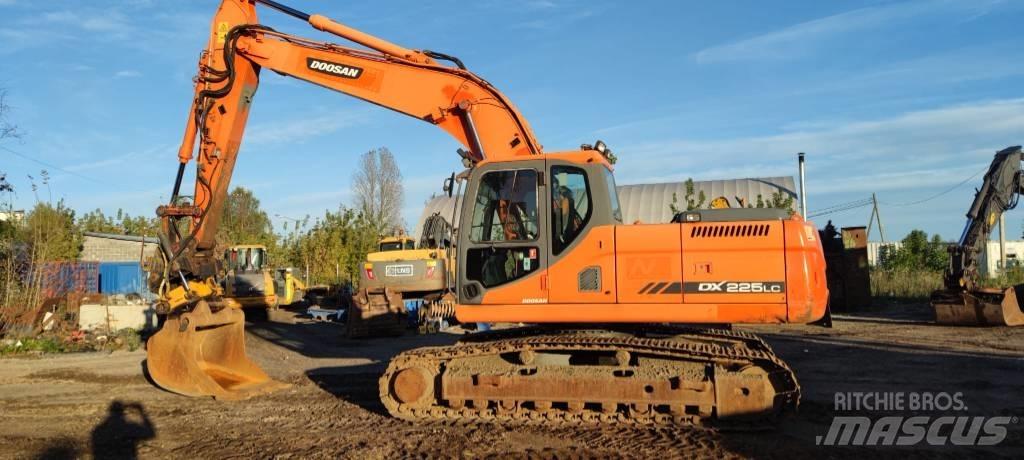 Doosan 225 LC Гусеничные экскаваторы
