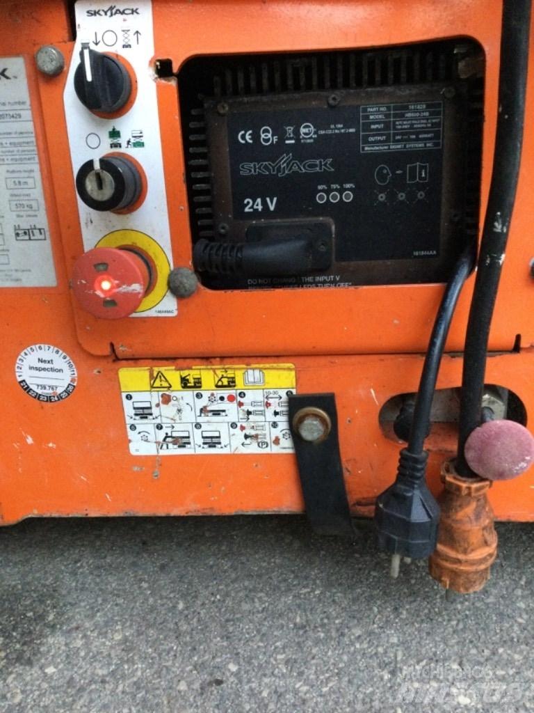 SkyJack SJ III 3219 Ножничные подъемники
