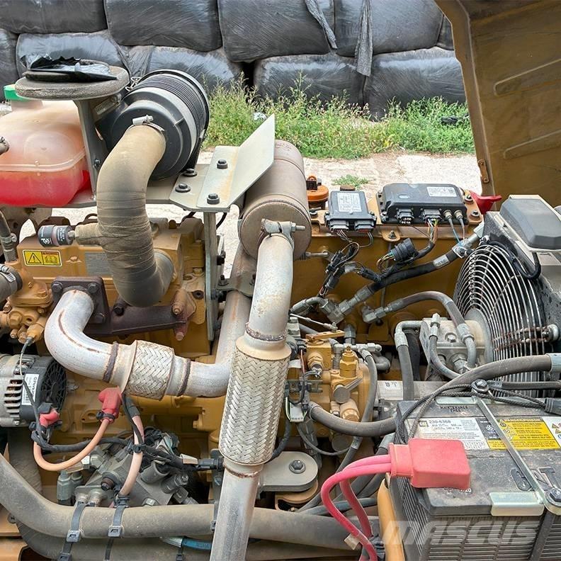 CAT CB 2.7 Катки тротуарные