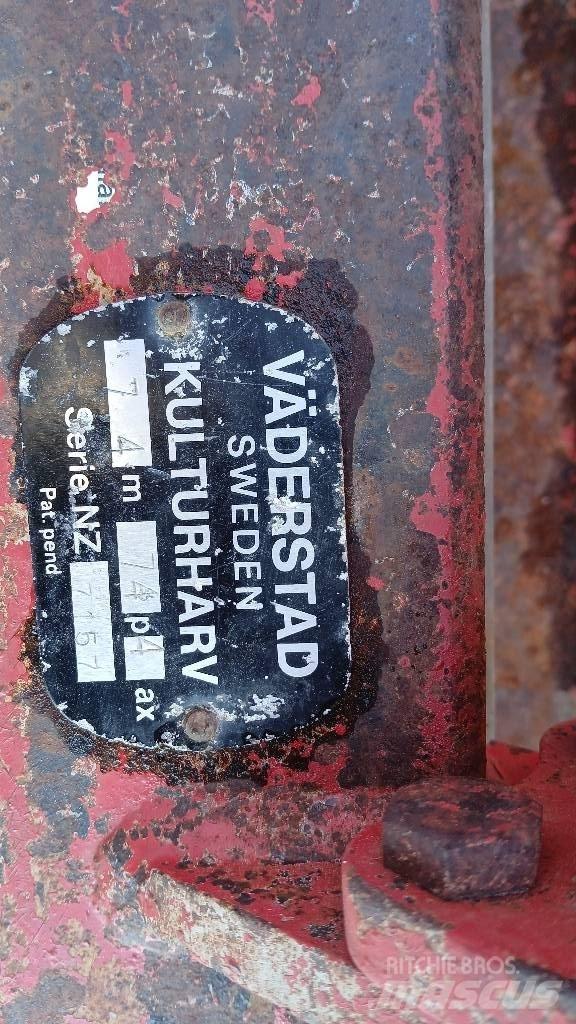 Väderstad NZ    7,4m Пружинные бороны