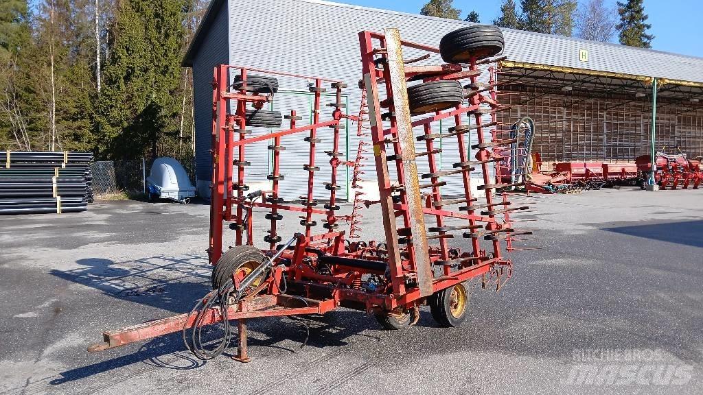 Väderstad NZ    7,4m Пружинные бороны