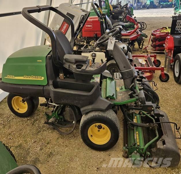 John Deere 2500 A Газонокосилки