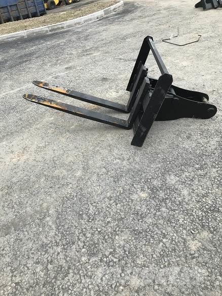  13T PALLET FORK Строительная техника - Другие