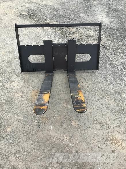  13T PALLET FORK Строительная техника - Другие