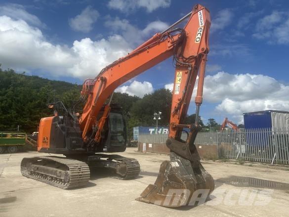 Hitachi ZX225 Гусеничные экскаваторы