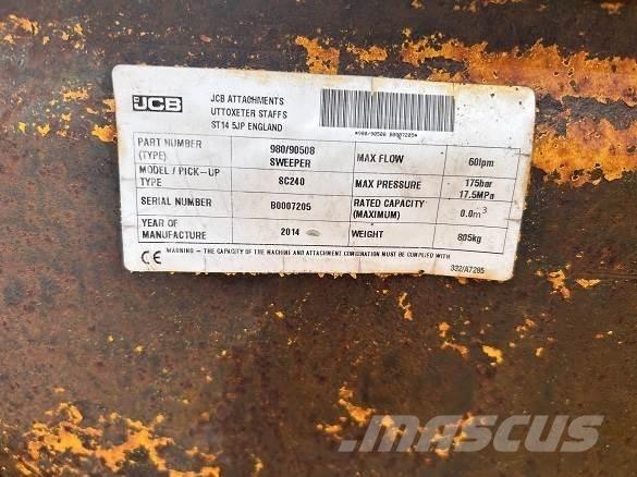 JCB SWEEPER SC240 Строительная техника - Другие