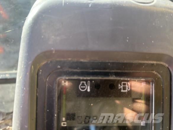 Komatsu PC130-7 Гусеничные экскаваторы