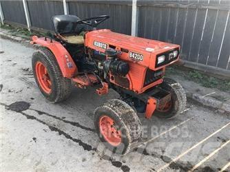 Kubota B4200 Экскаваторы-погрузчики