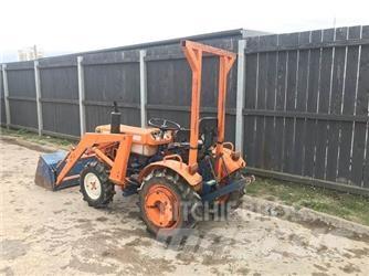 Kubota B7100D Экскаваторы-погрузчики