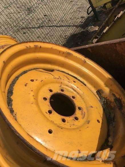  MASSEY REAR WHEEL Шины и колёса