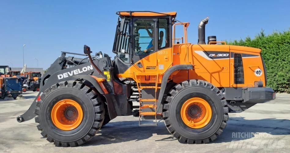 Doosan DL300-5 Фронтальные погрузчики