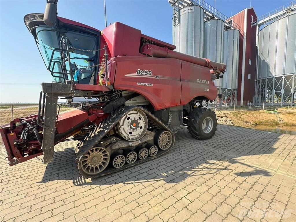 Case IH IH 8250 Зерноуборочные комбайны