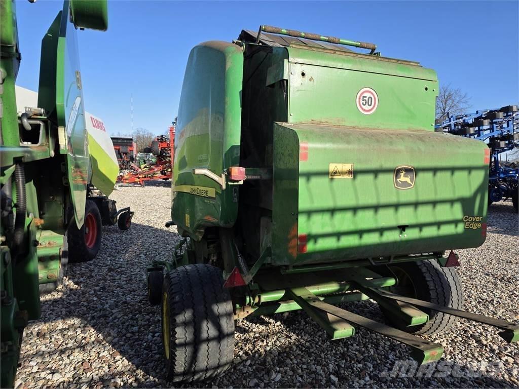 John Deere 854 Рулонные пресс-подборщики