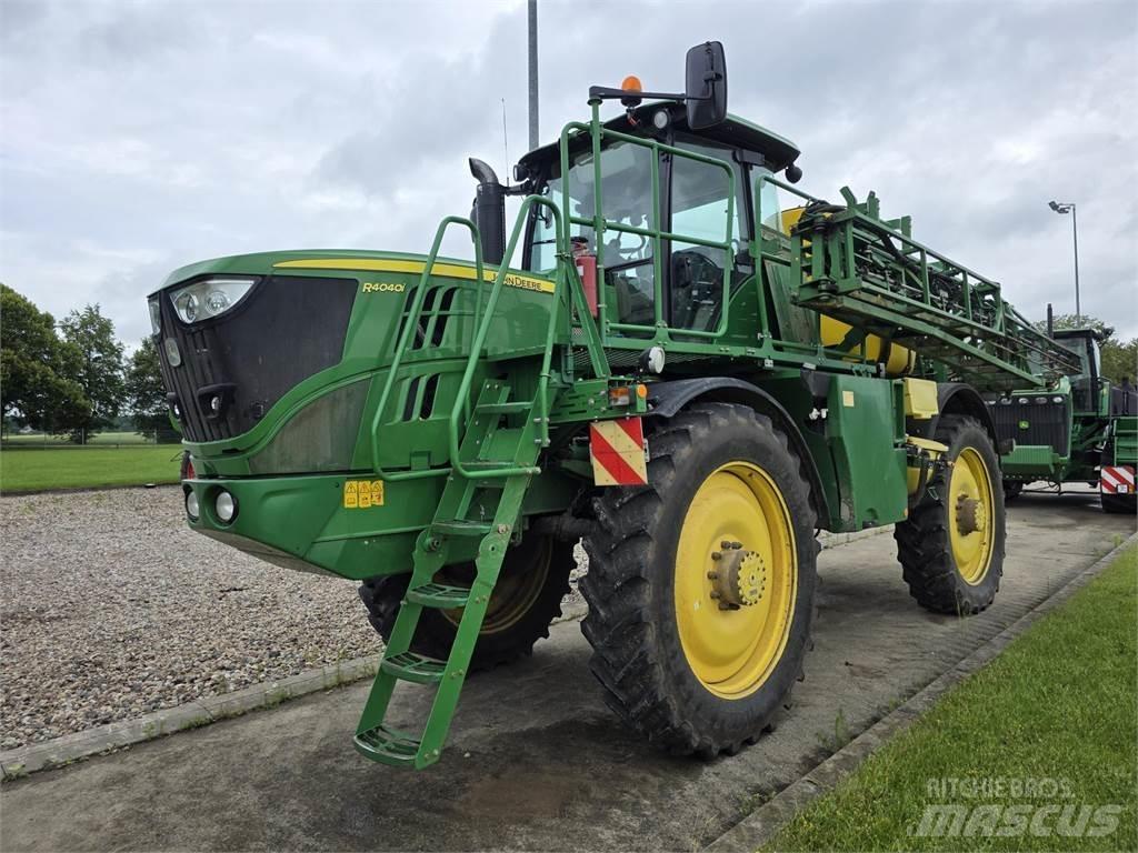 John Deere R4040i Прицепные опрыскиватели