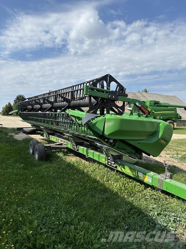 John Deere T670 Зерноуборочные комбайны