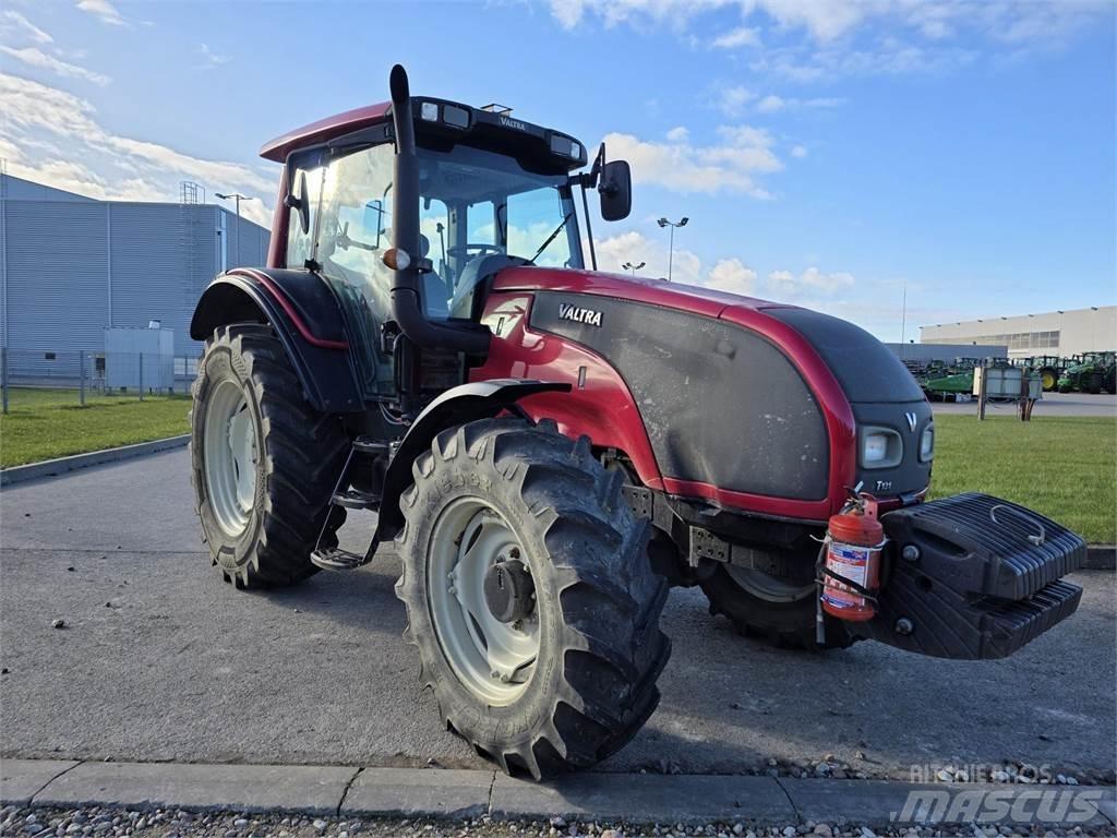 Valtra T131c Трактора
