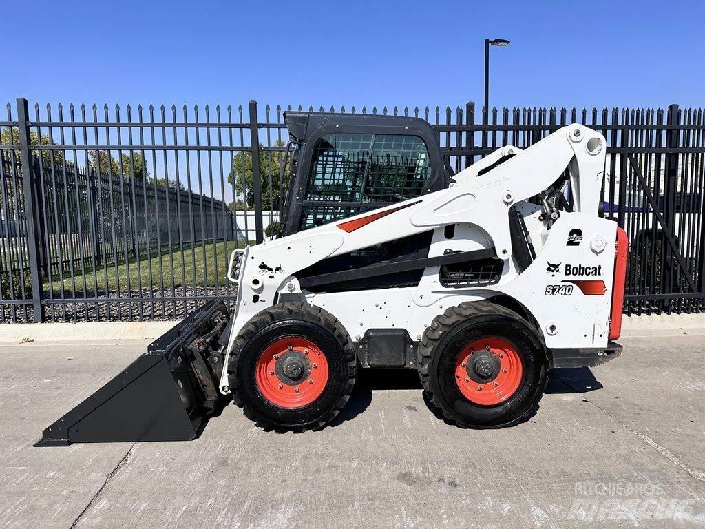 Bobcat S740 Мини-погрузчики