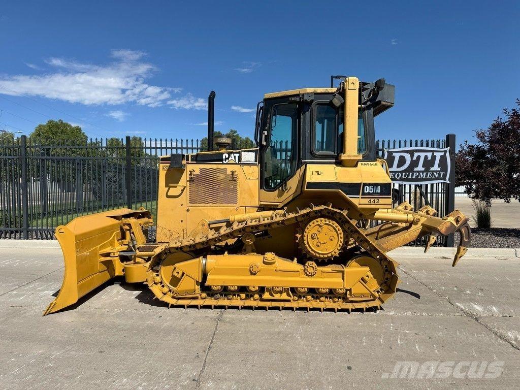 CAT D5M XL Гусеничные бульдозеры