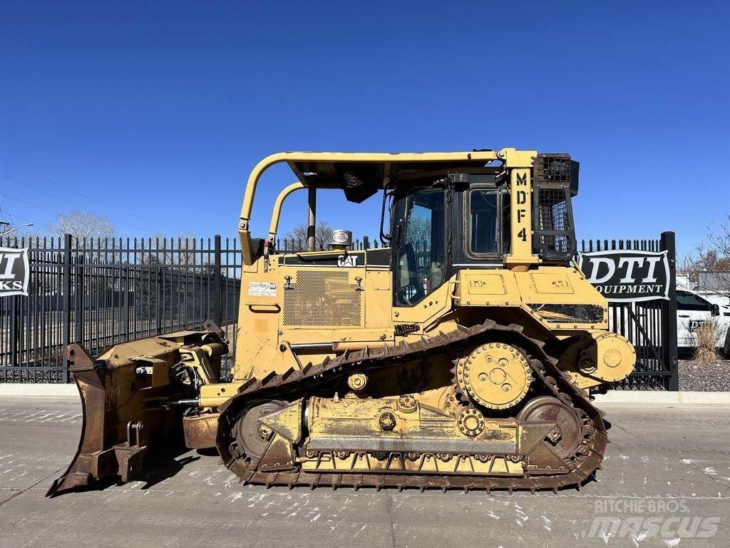 CAT D6M XL Гусеничные бульдозеры