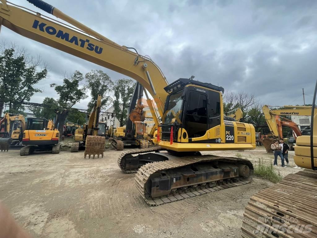 Komatsu PC 220 Гусеничные экскаваторы