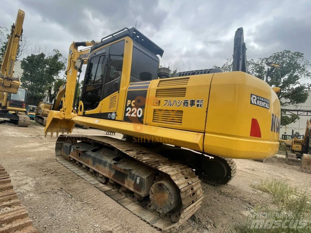 Komatsu PC 220 Гусеничные экскаваторы