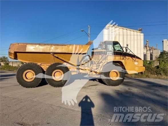 CAT 740 Шарнирно-сочленённые самосвалы